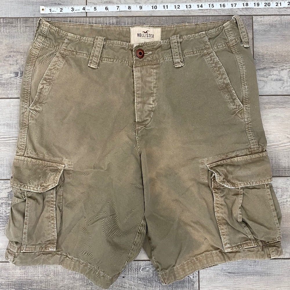 Hollister Men’s Olive Green Cargo Shorts